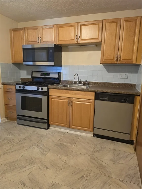 1 bed, 1 bath apartment for rent at 70 Mudge Unit 8, Lynn