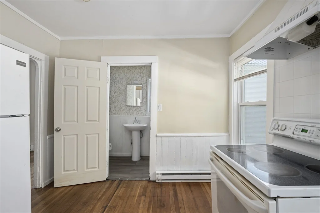 3 bed, 1 bath apartment for rent at 70 North St Unit 70, Ware — photo 5 of 29