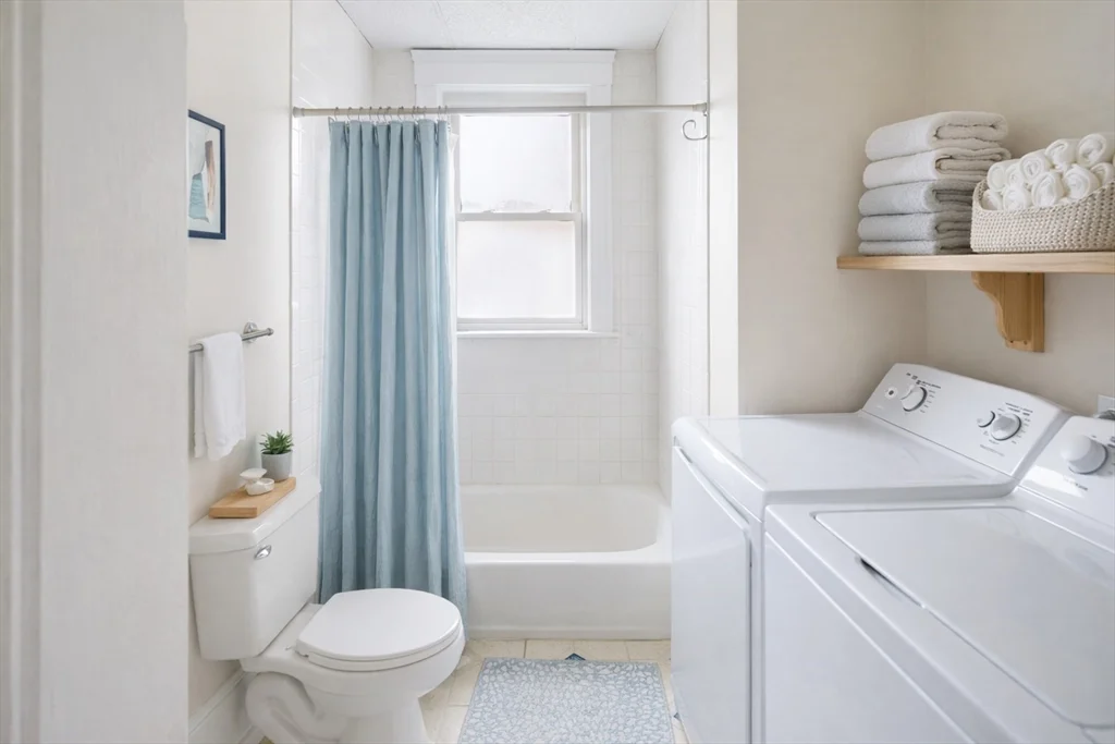 3 bed, 2 bath apartment for rent at 70 Nottinghill Unit 2, Brighton — photo 5 of 6