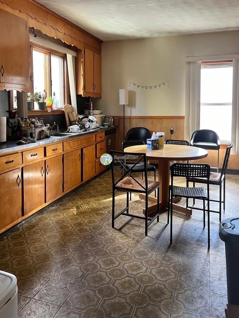 5 bed, 1.5 bath apartment for rent at 70 Ossipee Rd Unit 2, Teele Square — photo 2 of 18