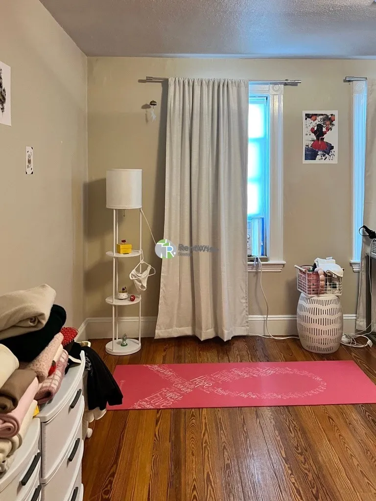 5 bed, 1.5 bath apartment for rent at 70 Ossipee Rd Unit 2, Teele Square — photo 15 of 18