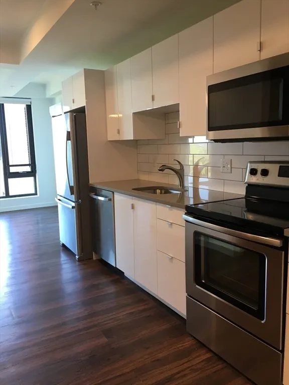 Studio bed, 1 bath apartment for rent at 70 Parker Hill Ave Unit 403, Mission Hill — photo 8 of 14