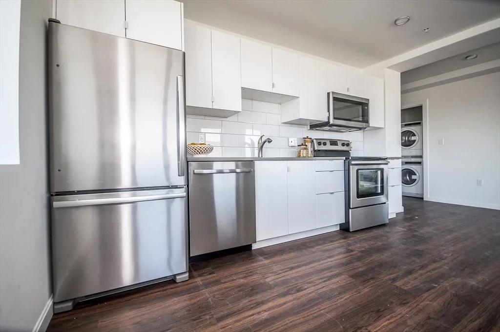 2 bed, 2 bath apartment for rent at 70 Parker Hill Ave Unit 505, Coolidge Corner — photo 4 of 16