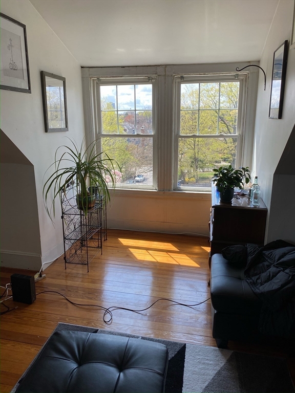 2 bed, 1 bath apartment for rent at 70 Perry St Unit 4, Brookline — photo 4 of 13