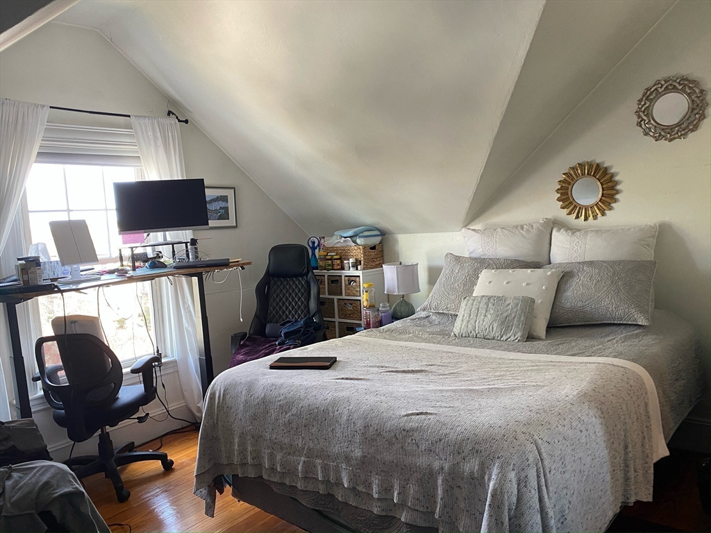 2 bed, 1 bath apartment for rent at 70 Perry St Unit 4, Brookline — photo 5 of 13