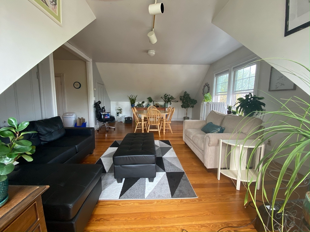 2 bed, 1 bath apartment for rent at 70 Perry St Unit 4, Brookline — photo 3 of 13