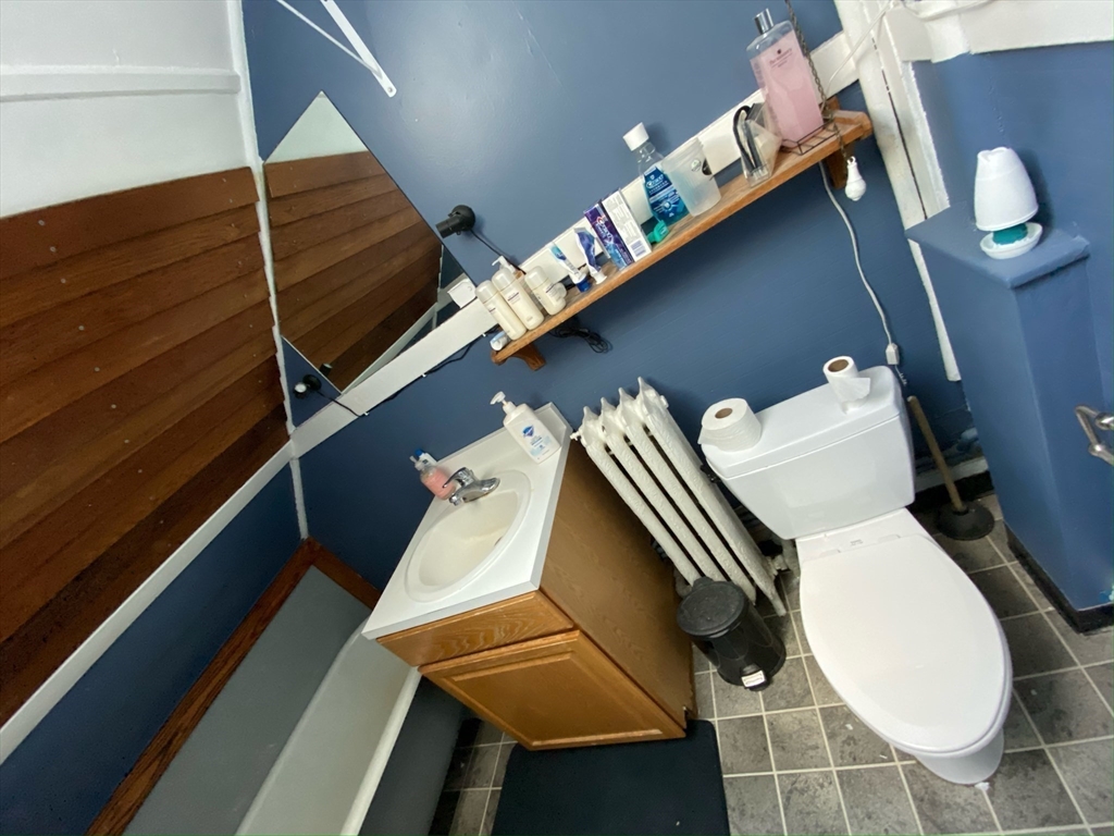 2 bed, 1 bath apartment for rent at 70 Perry St Unit 4, Brookline — photo 9 of 13