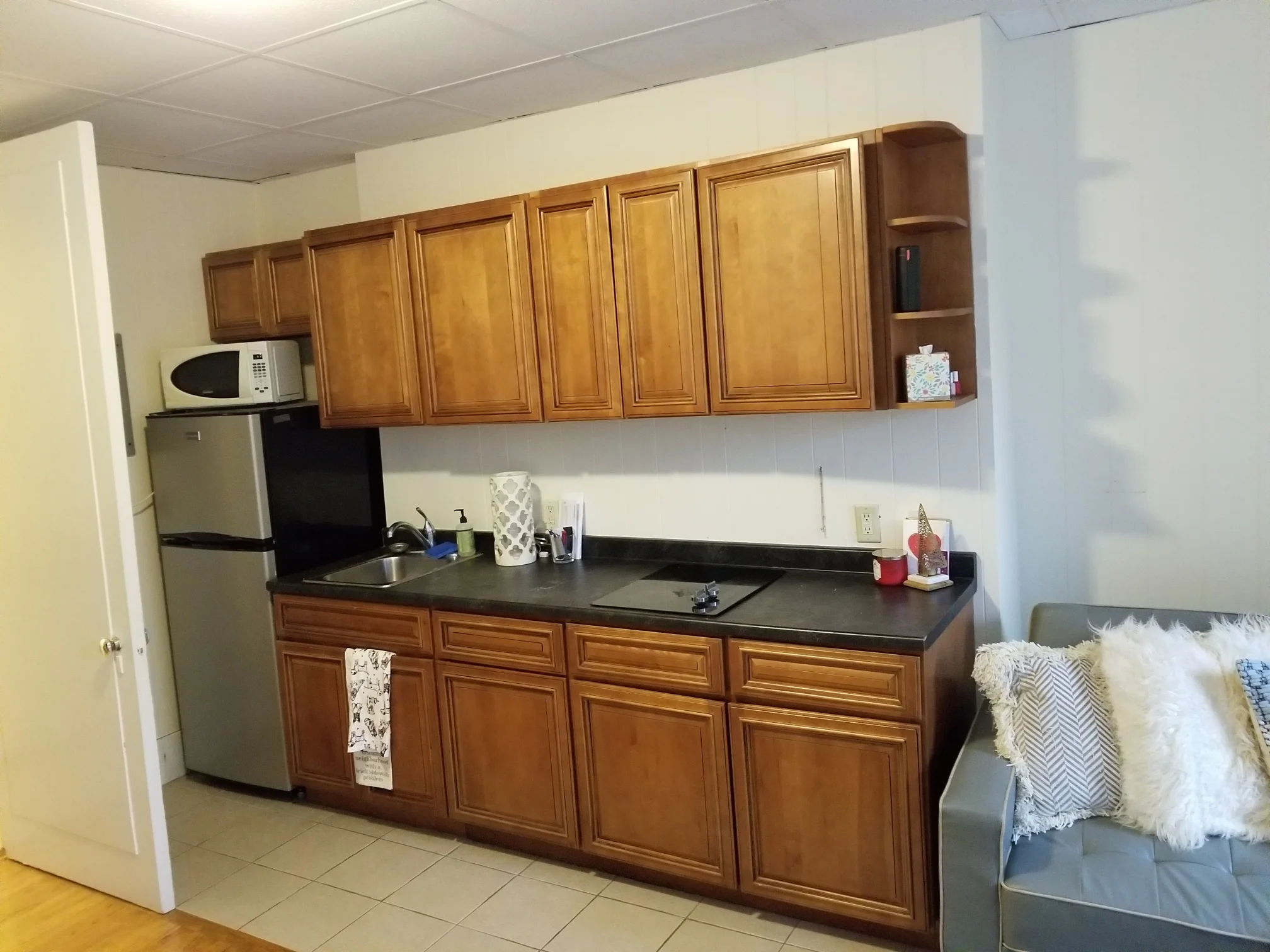 Studio bed, 1 bath apartment for rent at 70 Pinckney St Unit 03, Beacon Hill — photo 3 of 4