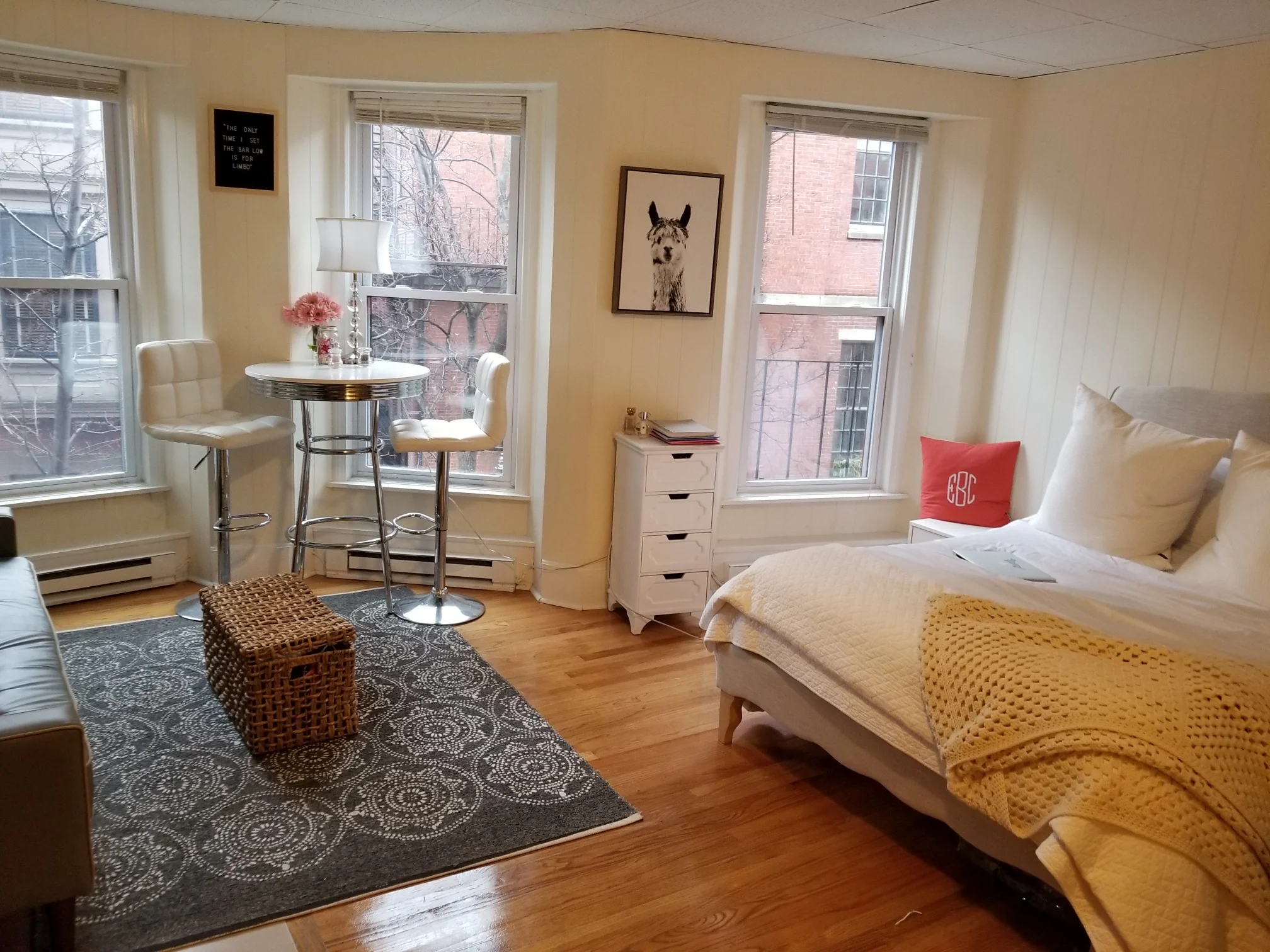 Studio bed, 1 bath apartment for rent at 70 Pinckney St Unit 03, Beacon Hill