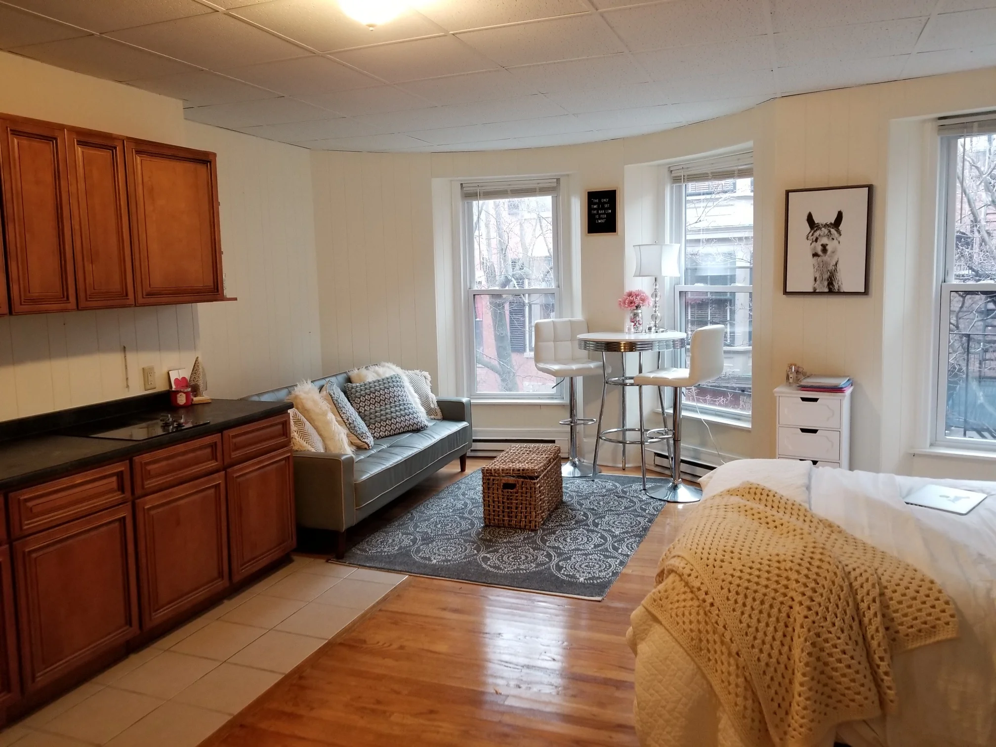 Studio bed, 1 bath apartment for rent at 70 Pinckney St Unit 03, Beacon Hill — photo 2 of 4