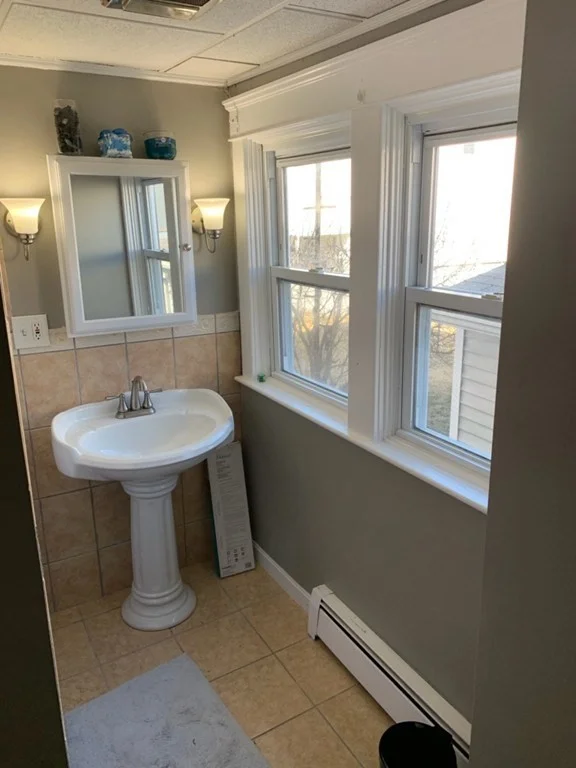 3 bed, 1 bath apartment for rent at 70 Price Pl Unit 1, Fall River — photo 7 of 8