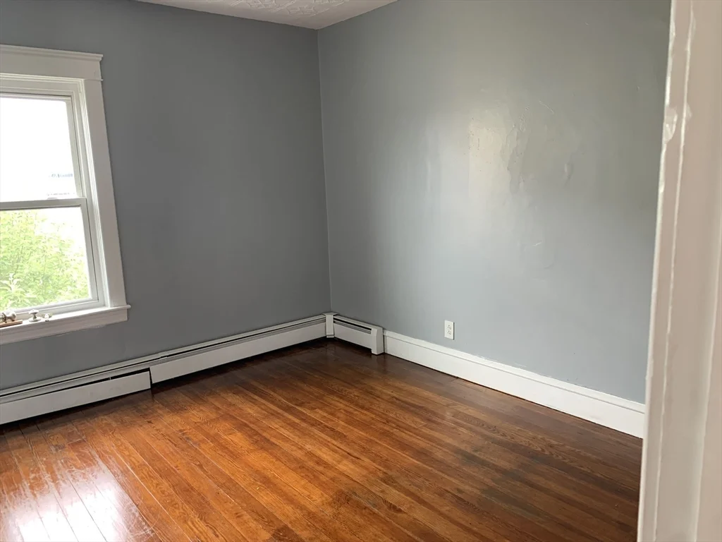 3 bed, 1 bath apartment for rent at 70 Price Pl Unit 2, Fall River — photo 6 of 11