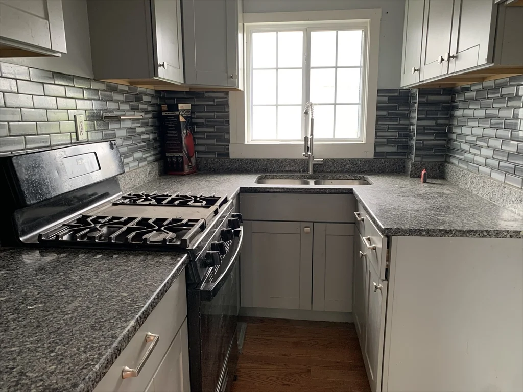 3 bed, 1 bath apartment for rent at 70 Price Pl Unit 2, Fall River — photo 7 of 11
