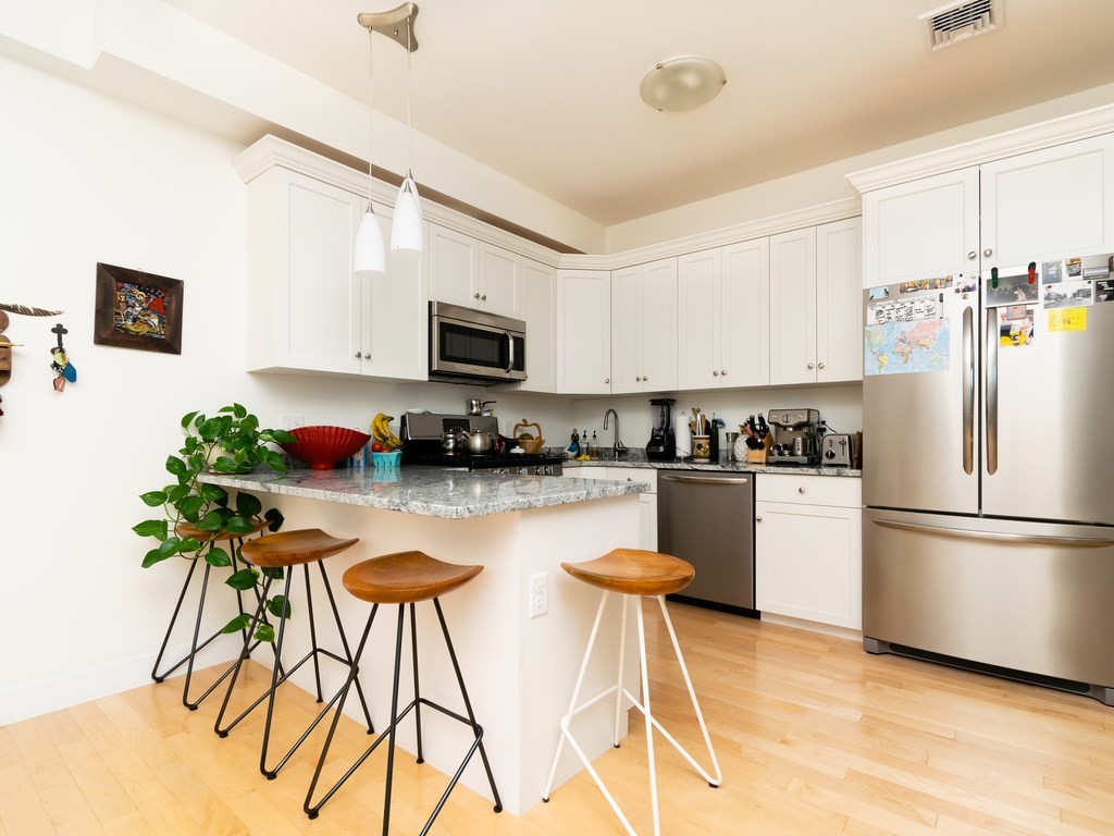2 bed, 1 bath apartment for rent at 70 Prospect St Unit 304, Union Square — photo 4 of 11