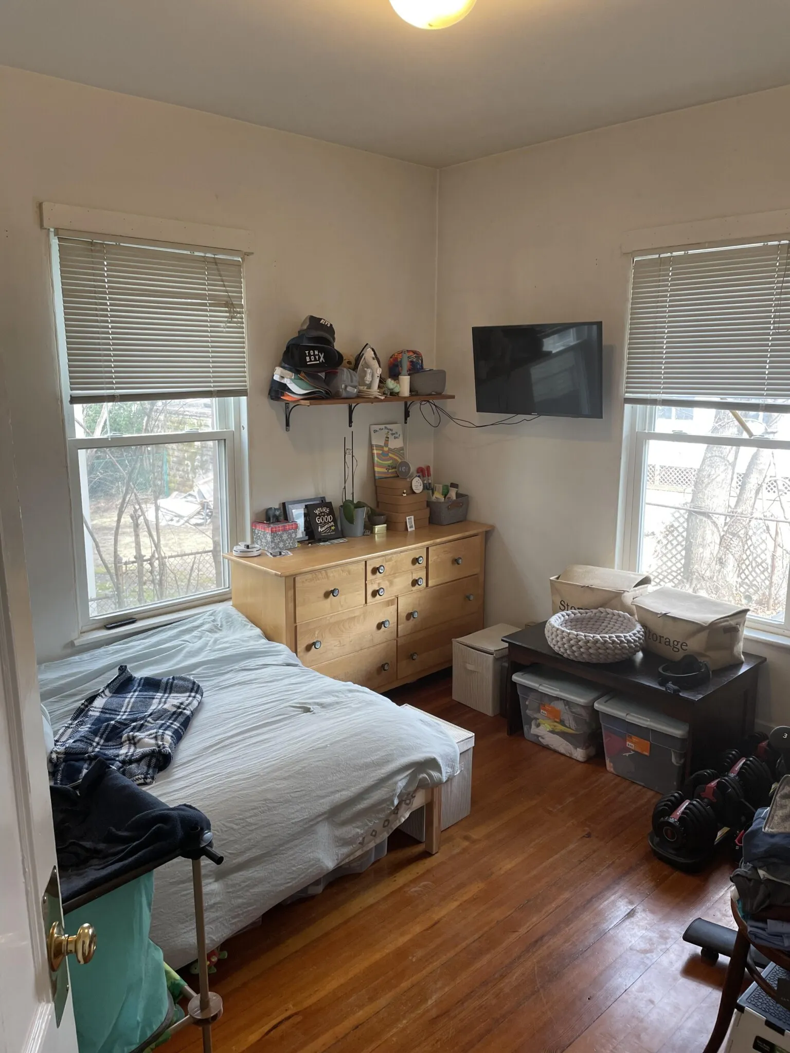 2 bed, 1 bath apartment for rent at 70 Raymond Ave Unit 1R, West Somerville — photo 5 of 6