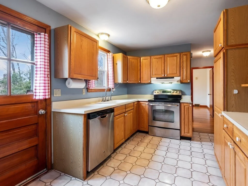 3 bed, 2 bath apartment for rent at 70 Ridge Rd, Marlborough — photo 17 of 36