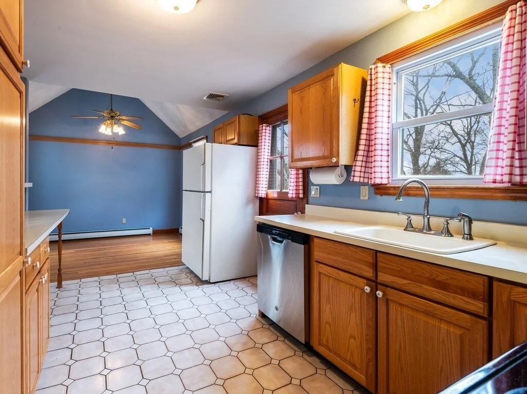 3 bed, 2 bath apartment for rent at 70 Ridge Rd, Marlborough — photo 16 of 36