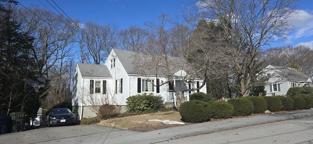 3 bed, 2 bath apartment for rent at 70 Ridge Rd, Marlborough — photo 1 of 36