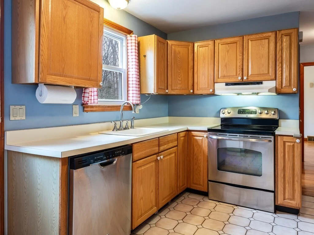 3 bed, 2 bath apartment for rent at 70 Ridge Rd, Marlborough — photo 15 of 36