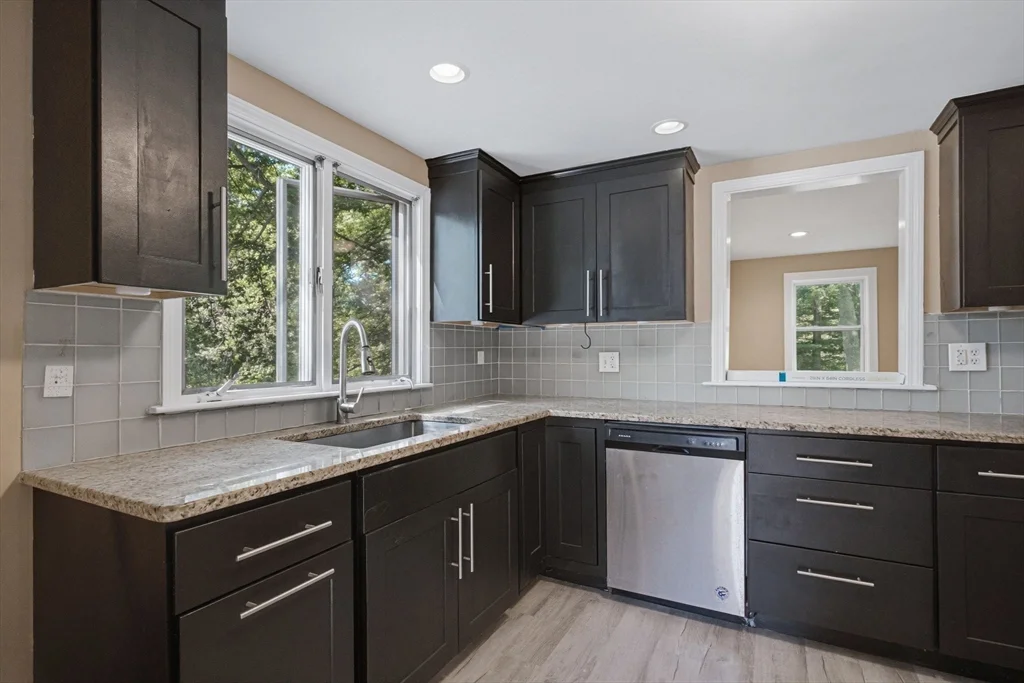 4 bed, 2 bath apartment for rent at 70 Riverside Ave, Attleboro — photo 4 of 42