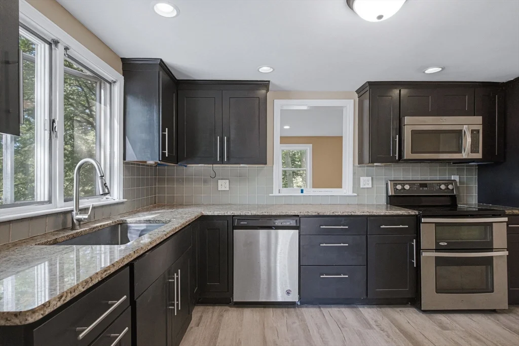 4 bed, 2 bath apartment for rent at 70 Riverside Ave, Attleboro — photo 3 of 42
