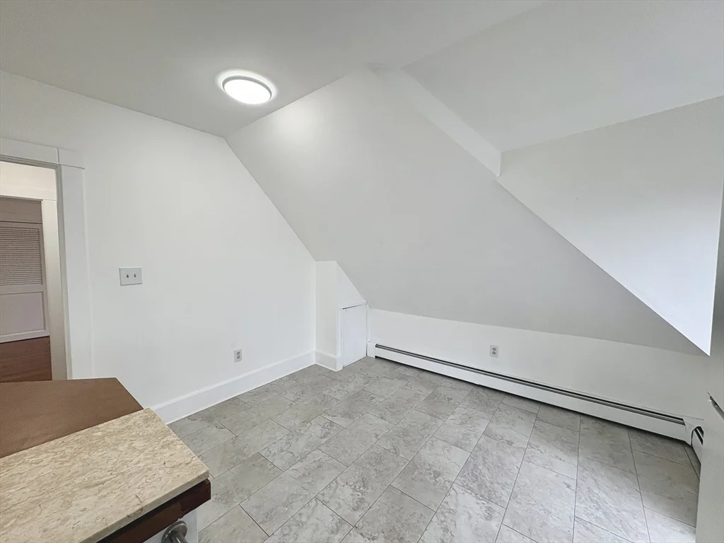1 bed, 1 bath apartment for rent at 70 Russell St Unit 5, New Bedford — photo 4 of 10