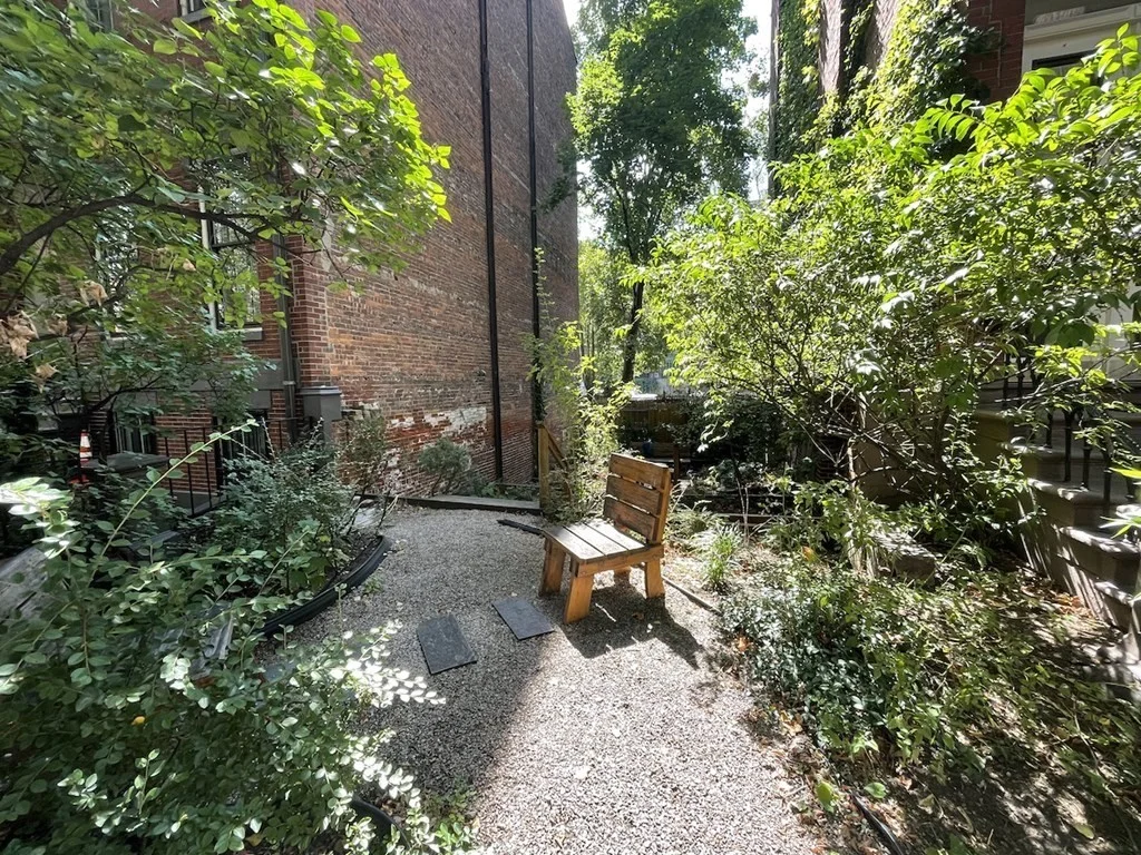 2 bed, 1 bath apartment for rent at 70 Rutland St Unit 1, South End — photo 29 of 31