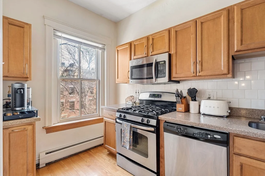 3 bed, 2 bath apartment for rent at 70 Rutland St Unit 3, South End — photo 8 of 29