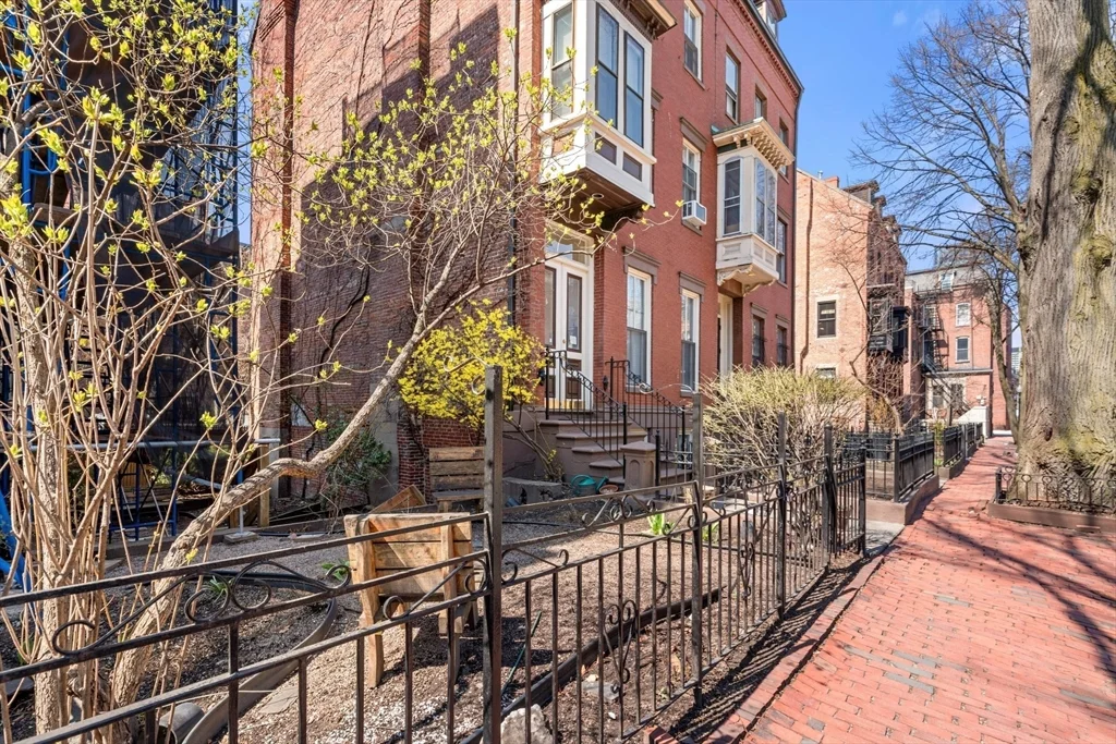 3 bed, 2 bath apartment for rent at 70 Rutland St Unit 3, South End — photo 26 of 29