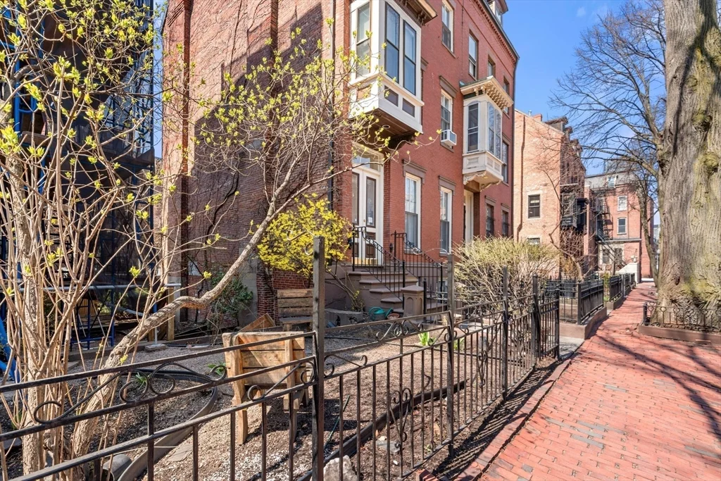 3 bed, 2 bath apartment for rent at 70 Rutland St Unit 3, South End — photo 27 of 29