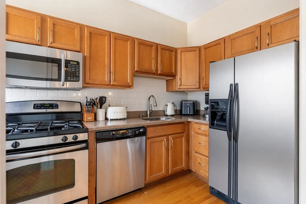 3 bed, 2 bath apartment for rent at 70 Rutland St Unit 3, South End — photo 7 of 29