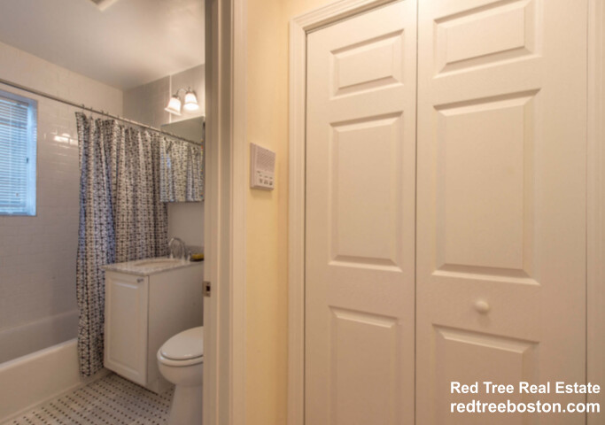 1 bed, 1 bath apartment for rent at 70 Saint Paul St Unit 4, Coolidge Corner — photo 4 of 12