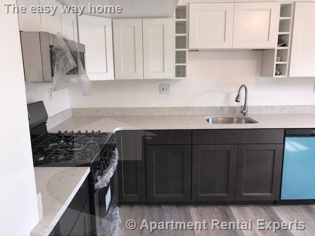 3 bed, 1 bath apartment for rent at 70 School St Unit 2, Central Square — photo 3 of 21