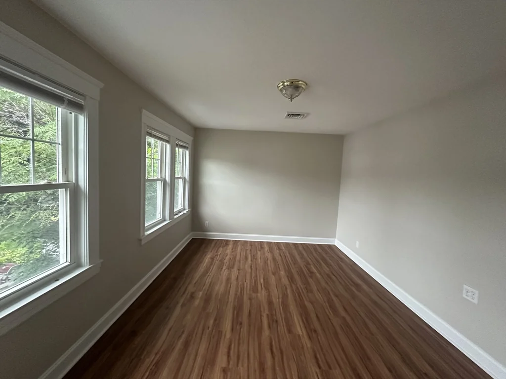 3 bed, 1 bath apartment for rent at 70 Shawmut St Unit 2, East Weymouth — photo 5 of 10