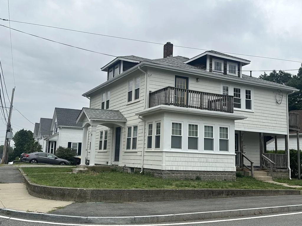 3 bed, 1 bath apartment for rent at 70 Shawmut St Unit 2, East Weymouth — photo 1 of 10