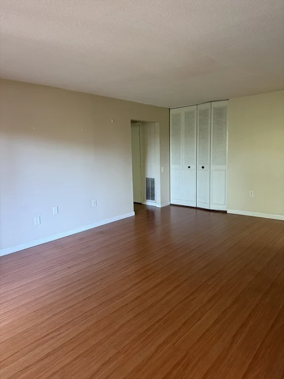 1 bed, 1 bath apartment for rent at 70 Shrewsbury Green Dr Unit K, Shrewsbury — photo 6 of 17