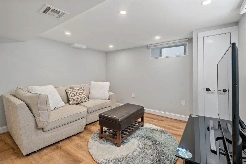 3 bed, 2 bath apartment for rent at 70 Smith Ave Unit 1, West Newton — photo 15 of 17