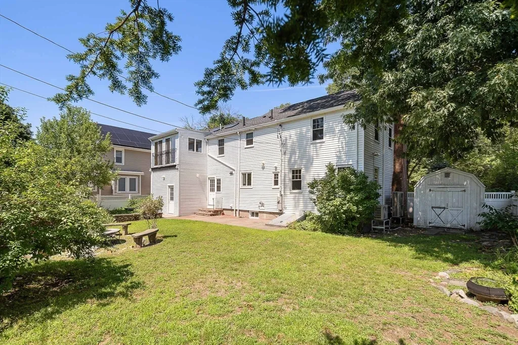4 bed, 2 bath apartment for rent at 70 South Border Rd, Lawrence Estates — photo 31 of 39