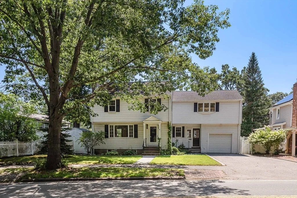 4 bed, 2 bath apartment for rent at 70 South Border Rd, Lawrence Estates
