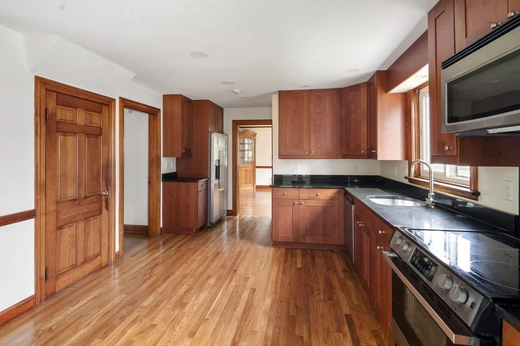 4 bed, 2.5 bath apartment for rent at 70 South Border Rd Unit 1, Medford — photo 4 of 35