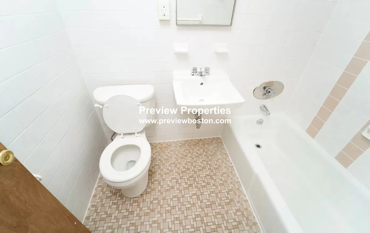 1 bed, 1 bath apartment for rent at 70 South Huntington Ave Unit 04P, Jamaica Plain — photo 13 of 15