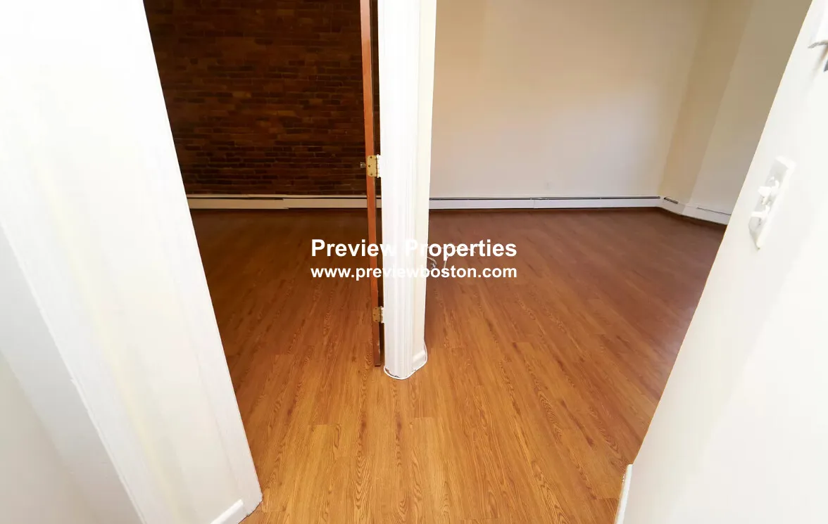 1 bed, 1 bath apartment for rent at 70 South Huntington Ave Unit 04P, Jamaica Plain — photo 4 of 15
