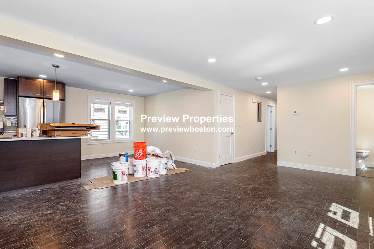5 bed, 4+ bath apartment for rent at 70 Stanley Ave Unit 1, South Medford — photo 24 of 33