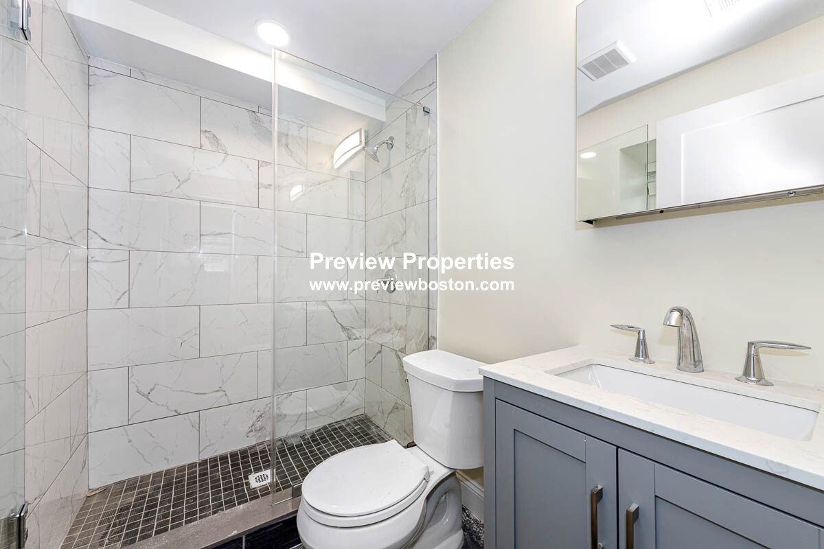 5 bed, 4+ bath apartment for rent at 70 Stanley Ave Unit 1, South Medford — photo 9 of 33