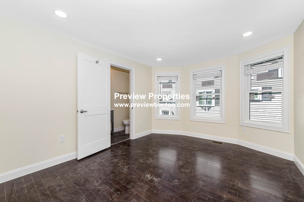 5 bed, 4+ bath apartment for rent at 70 Stanley Ave Unit 1, South Medford — photo 15 of 33
