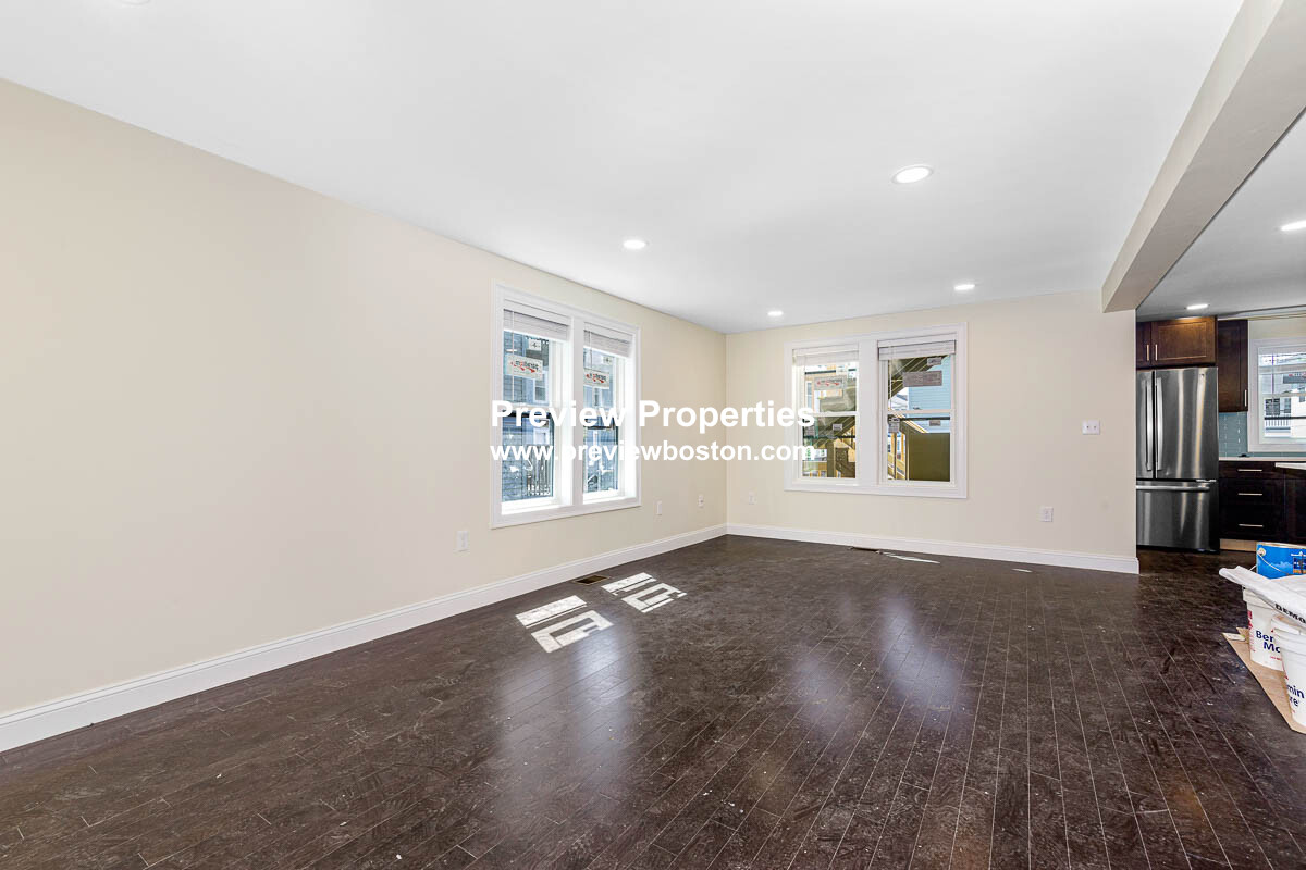 5 bed, 4+ bath apartment for rent at 70 Stanley Ave Unit 1, South Medford — photo 19 of 33