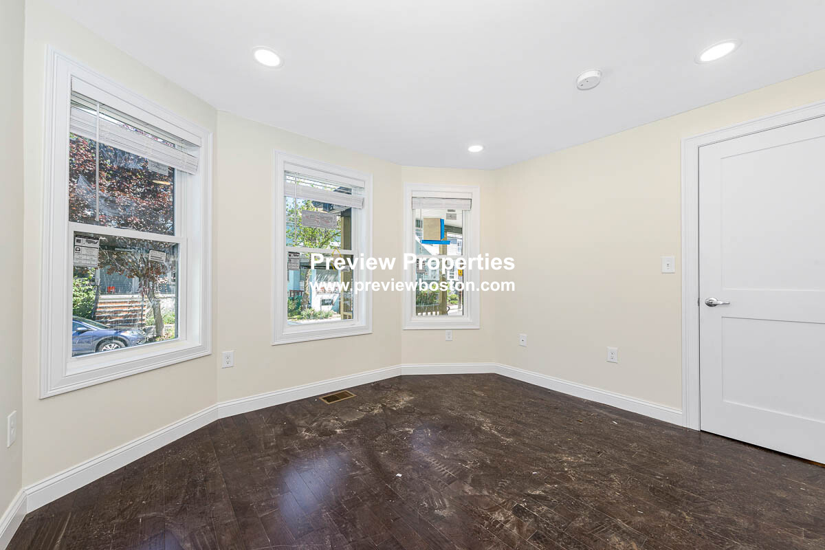 5 bed, 4+ bath apartment for rent at 70 Stanley Ave Unit 1, South Medford — photo 13 of 33