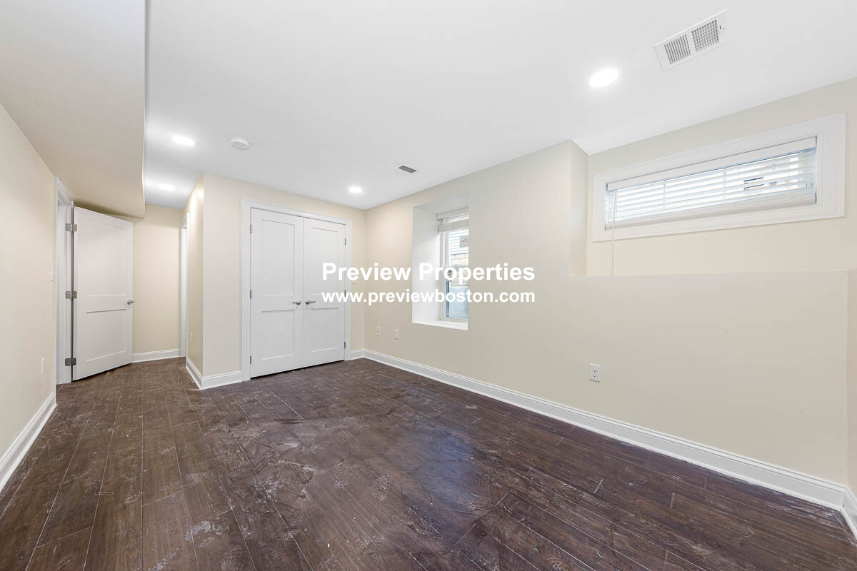 5 bed, 4+ bath apartment for rent at 70 Stanley Ave Unit 1, South Medford — photo 4 of 33