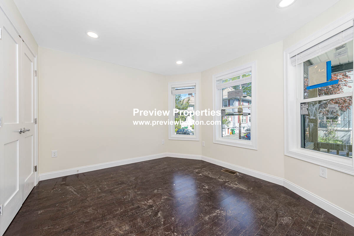 5 bed, 4+ bath apartment for rent at 70 Stanley Ave Unit 1, South Medford — photo 11 of 33