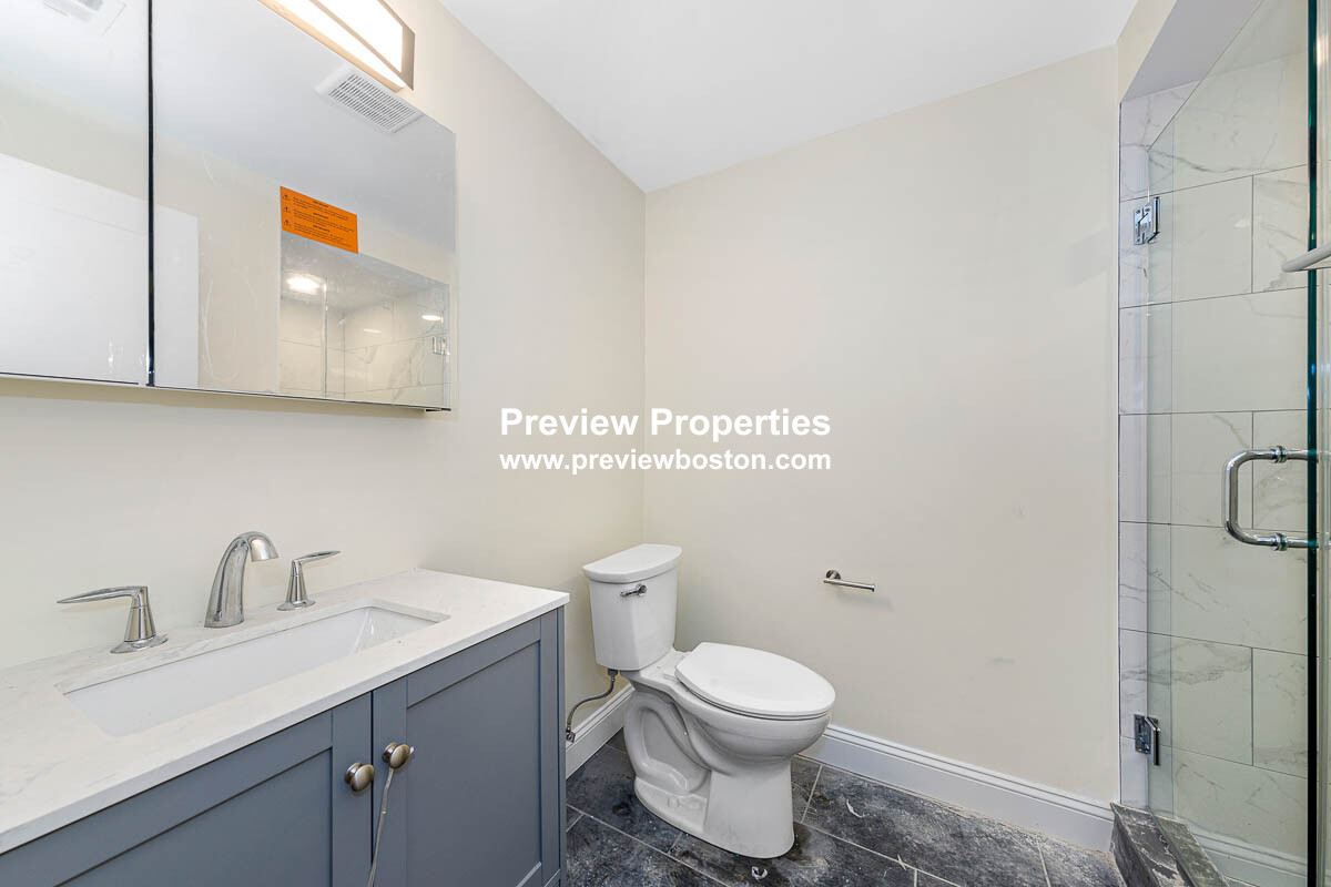 5 bed, 4+ bath apartment for rent at 70 Stanley Ave Unit 1, South Medford — photo 2 of 33